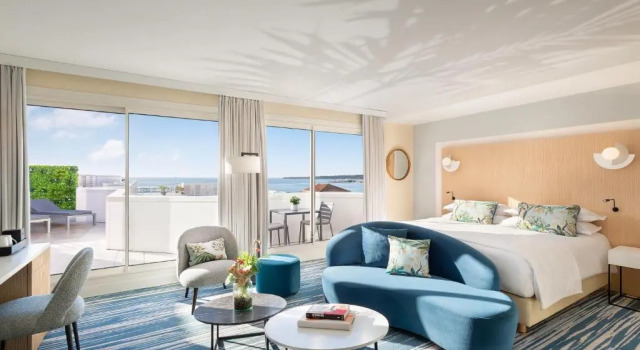 Номер Deluxe с видом на море JW Marriott Cannes