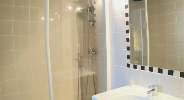 Двухместный номер Comfort с видом на сад Brit Hotel Confort Auclair