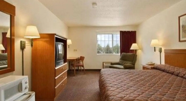 Люкс Wamego Inn and Suites