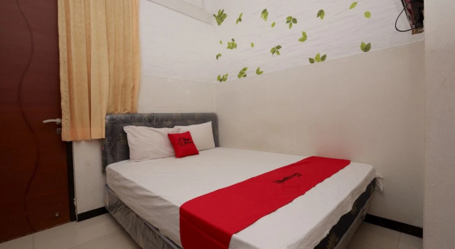 RedDoorz near GOR Manunggal Jati Majapahit