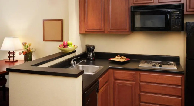 Люкс с балконом Larkspur Landing Extended Stay Suites Folsom
