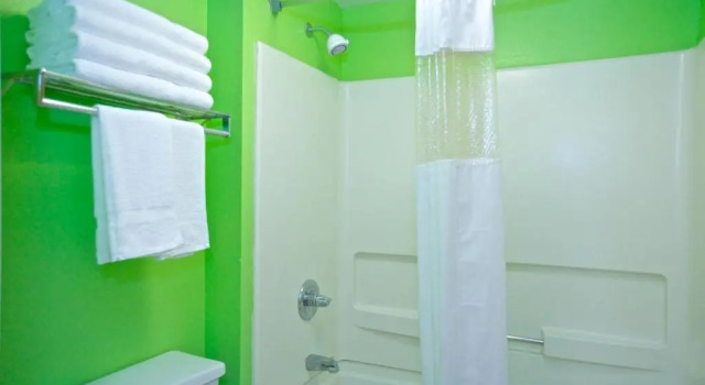 Четырёхместный номер Standard Days Inn by Wyndham Acworth