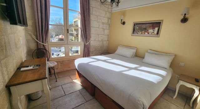 Номер Comfort Hôtel du Palais des Papes