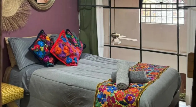 Номер Classic Homestal California Hostal en Tlaquepaque