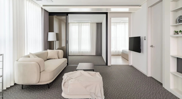 Люкс Premier с балконом Urbanstay Naksan Beach