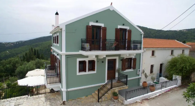 Коттедж Tettix Summer House