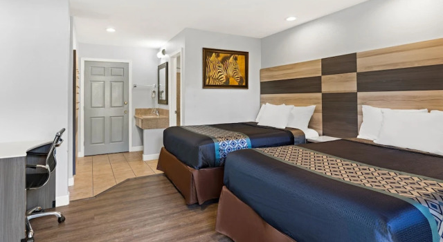 Четырёхместный номер Deluxe Bay Breeze Inn