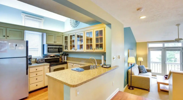 Апартаменты Glen Arbor Vacation Rental w/ Views of Lake!