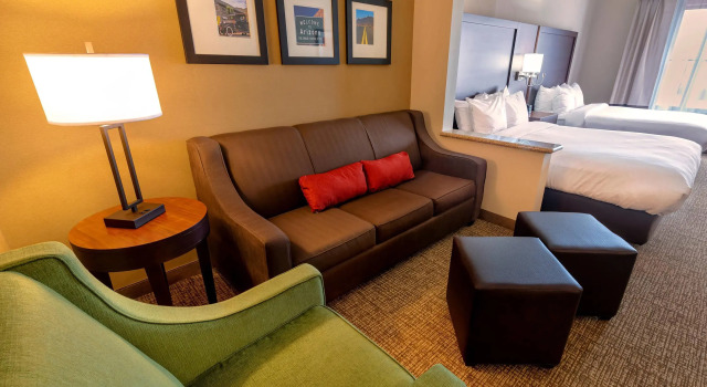 Четырёхместный люкс Comfort Suites Goodyear-West Phoenix