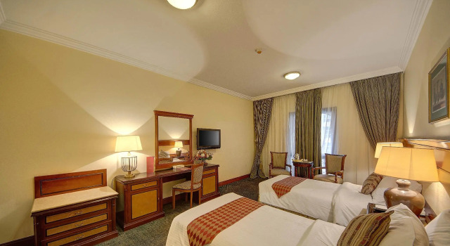 Люкс с 2 комнатами Elaf Taiba Hotel