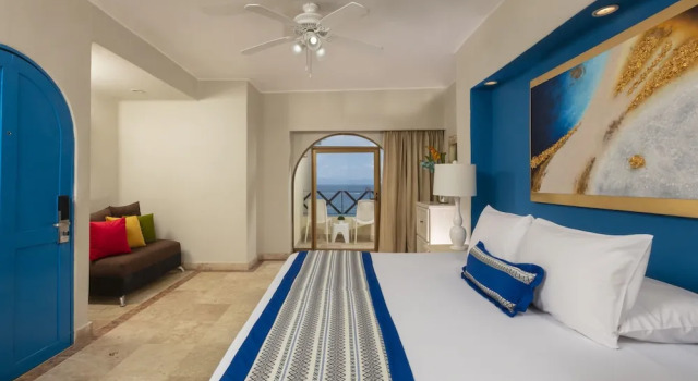 Двухместный номер Standard с балконом Blue Chairs Beachfront Resort Puerto Vallarta