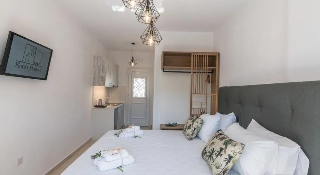 Flora's Houses Mykonos, Забронировать Гостевой дом Отели Клувас с парковкой, Парковка