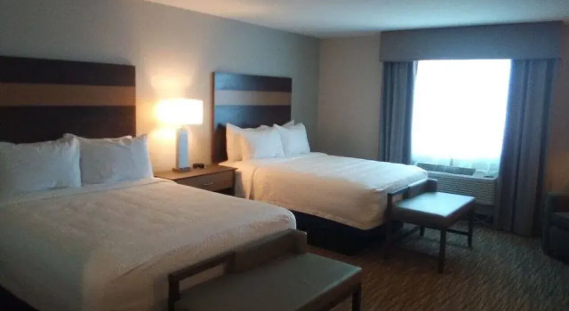 Двухместный люкс GrandStay Hotel & Suites Rock Valley