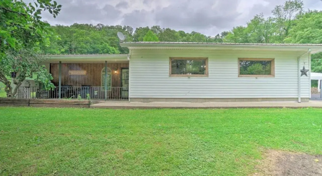 Quaint Zanesville Home w/ Game Room & Yard!, Reserva ahora Casa o chalet Hoteles en Georgetown con aparcamiento, Aparcamiento