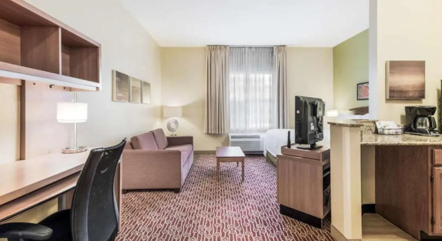 Студия MainStay Suite