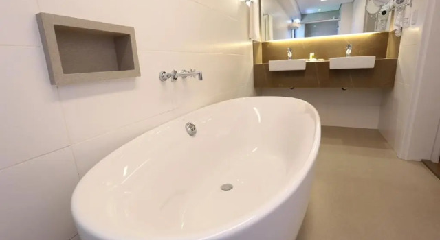 Люкс Classic Oasis Plaza Hotel
