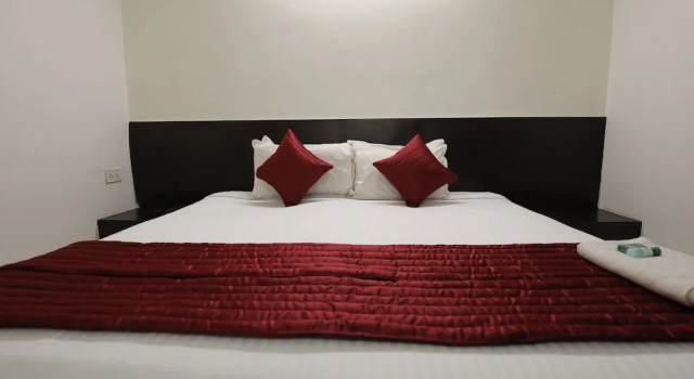 Номер Standard Hotel Shagun, Piplod City Centre Surat