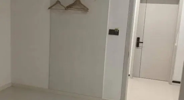 Кровать в общем номере (мужской номер) Narati Morning Courtyard Homestay (Nalati Scenic Area)