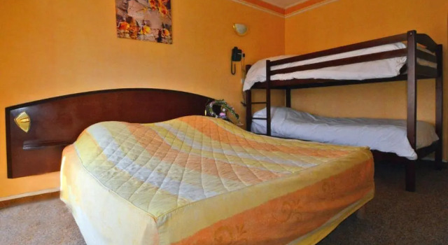 Трёхместный номер Standard с балконом Hotel Le Saint Vorles