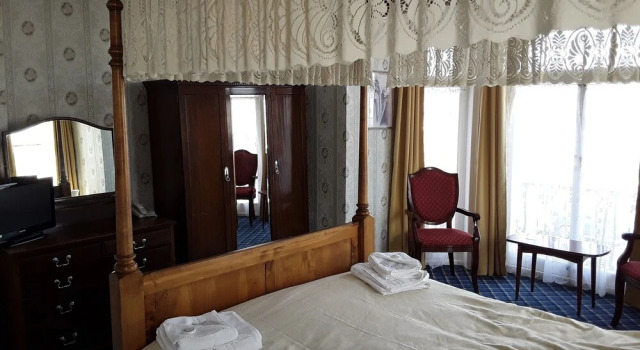 Номер Standard с балконом Royal Hotel
