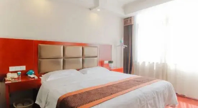 Номер Deluxe GreenTree Inn HeFei LongChuan Road South Hefei Railway Station Business Hotel