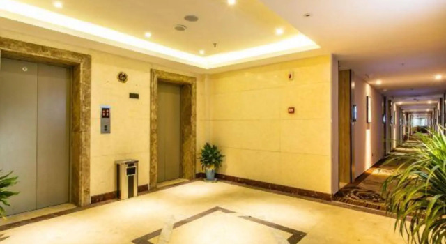 Qianlong Hotel, Varaa Hotelli Beicang Shanghai