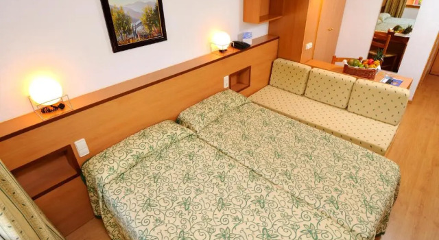 Трёхместный номер Standard Evenia Monte Alba