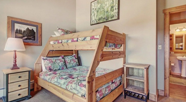 2317 Red Hawk Lodge by RedAwning, Забронировать Апартаменты/квартира Отели Кистон с бассейном, Бассейн