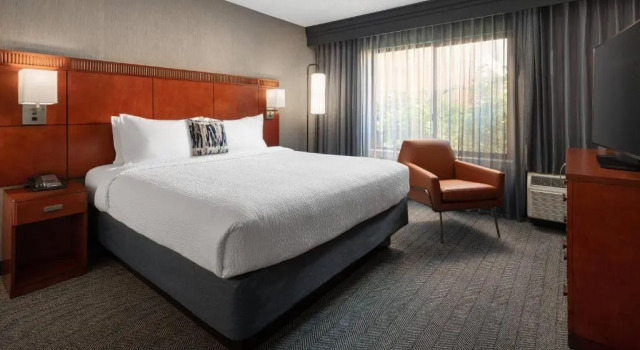 Двухместный люкс Courtyard by Marriott Los Angeles Hacienda Heights Orange County