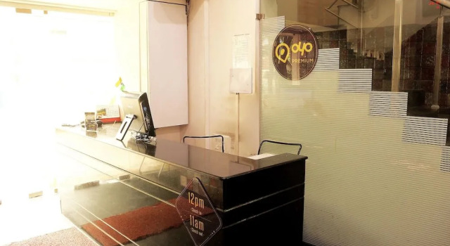 OYO 1483 Hotel Hiland Inn, Boek Hotel Hotels in Jādabpur met zwembad, Zwembad