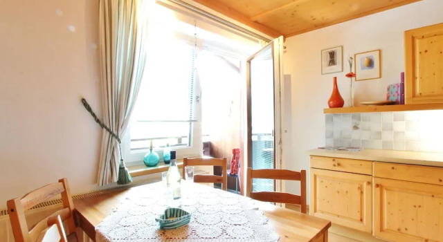Lovely Apartment in Mühlbach With Private Garden, Rezerwuj Apartament Hotele w Salzburg z parkingiem, Parking