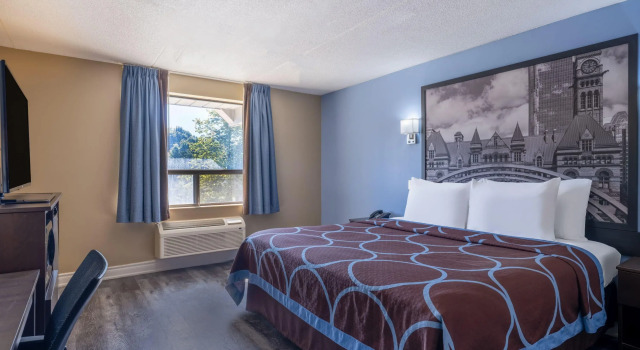 Super 8 by Wyndham Toronto East ON