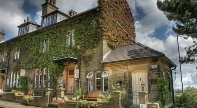The Old Registry guest house, Забронировать Отель «постель и завтрак» Китли Западный Йоркшир
