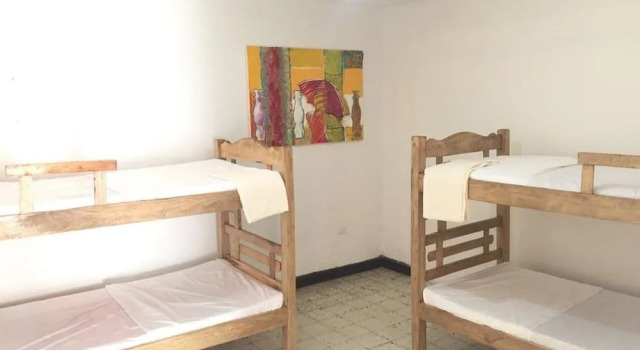Hostal Casa Blanca, Boek Hotel Crespo Cartagena