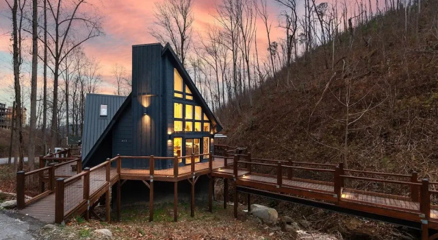 Номер Standard Night Owl 3 Bedroom Cabin by RedAwning