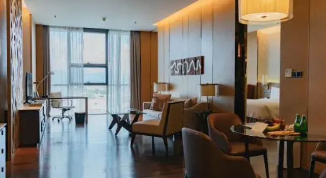 Люкс The OCT Harbour, Shenzhen - Marriott Executive Apartments