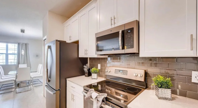 4825 LL - Storey Lake - 5bd/4ba Private Pool