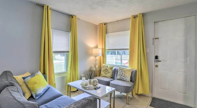 Central Sarasota Home: 8 Mi to Siesta Key!, Забронировать Дом для отпуска Сарасота Sarasota Area
