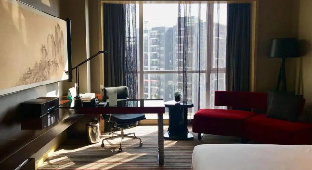 Двухместный клубный номер Standard с видом на город Le Meridien Chongqing Nanan