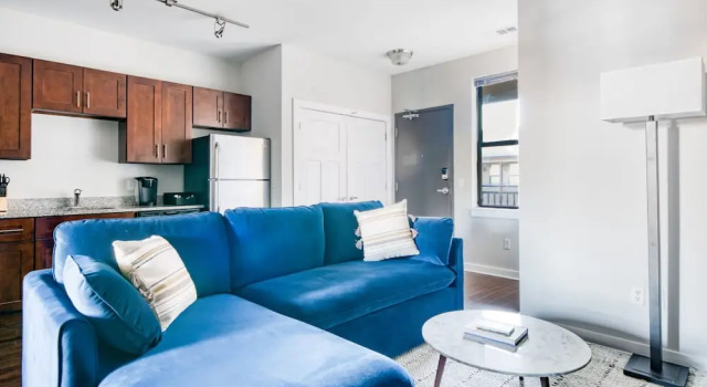Апартаменты c 1 комнатой CozySuites Music Row Bold 1BR in Midtown Nashville