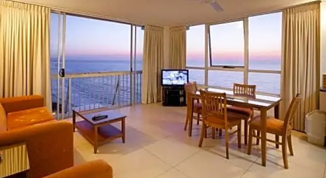 Апартаменты Chateau Beachside Resort
