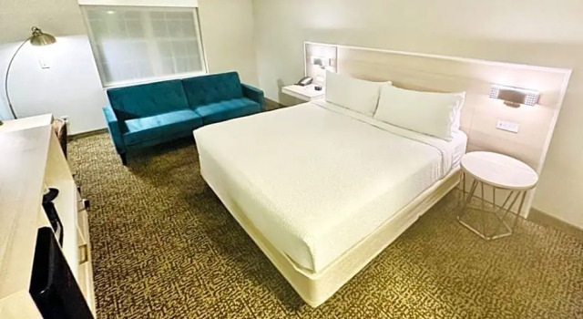 Люкс с видом на сад Wyndham Garden Galena Hotel & Day Spa