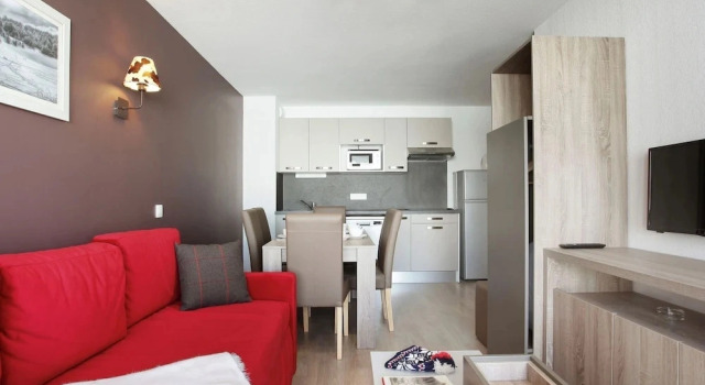 Chalet in Paradiski With Spa & Pool Access