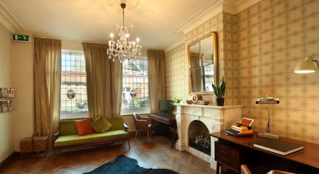 Central Bruges B&B, Забронировать Отель Отели Брюгге 4 звезды, рядом с Guido Gezelle Museum, 4*