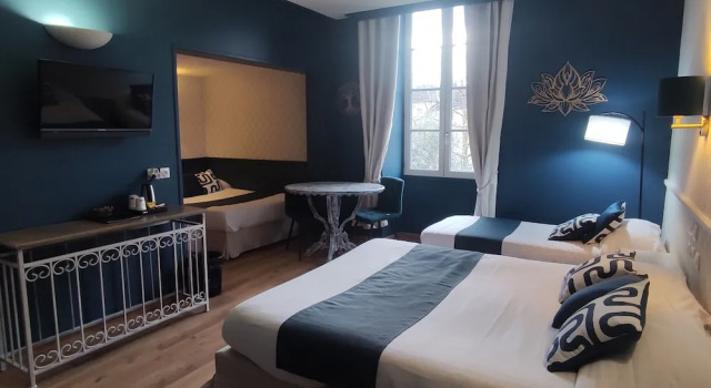 Четырёхместный номер Comfort с видом на город Le Pavillon Saint-Martin