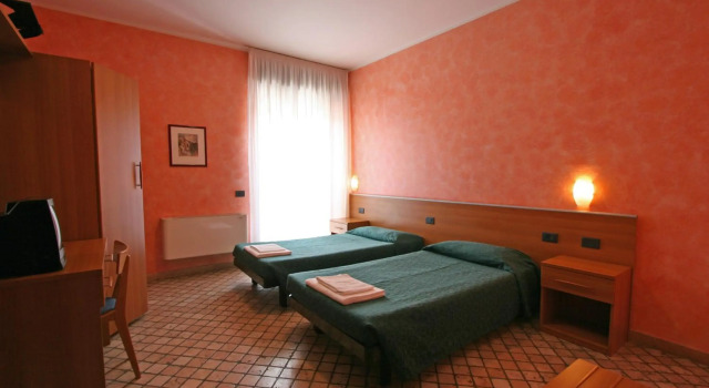 Da Mariuccia, Book Hotel Robecchetto con Induno Lombardy