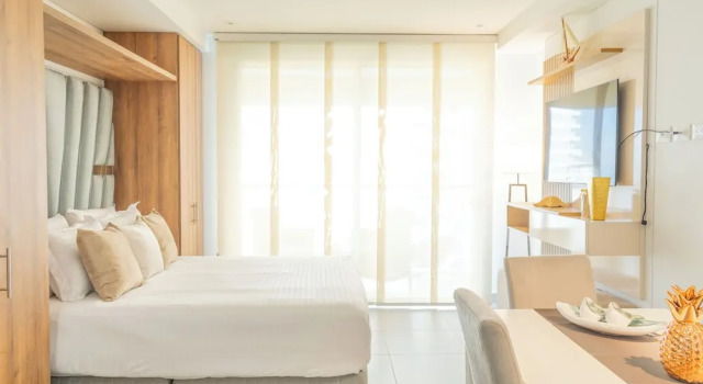 Двухместные апартаменты Luxury Ambar Roca Suites by Huespedia
