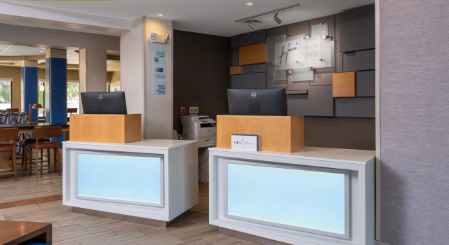 Holiday Inn Express & Suites Lakeland South by IHG