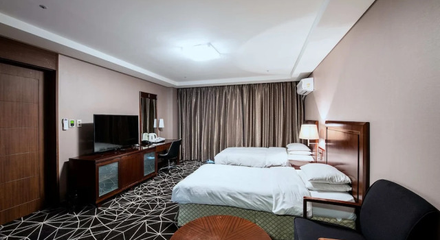 Номер Superior Adonis Hotel