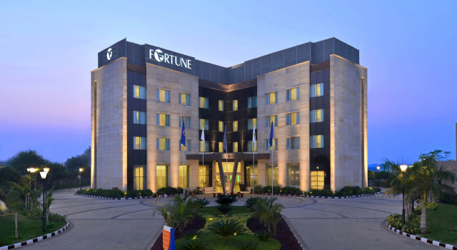 Fortune Park Orange, Sidhrawali, Gurugram - Member ITC Hotels' Group, Забронировать Отель Бизнес-отели Гургаон, 4* 5*